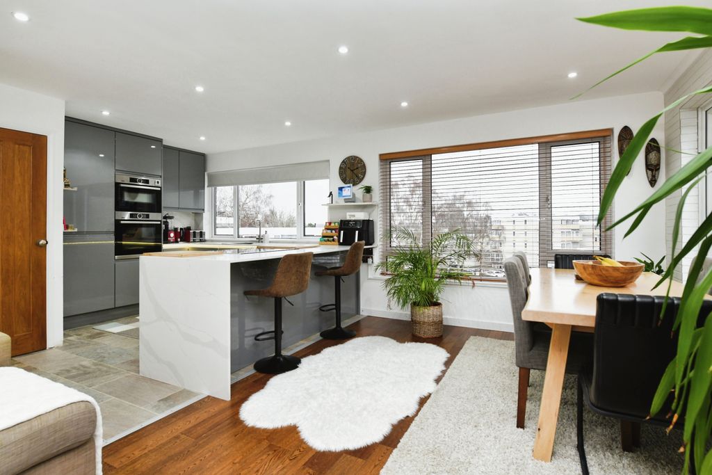 Property photo 1 of 17 Photography