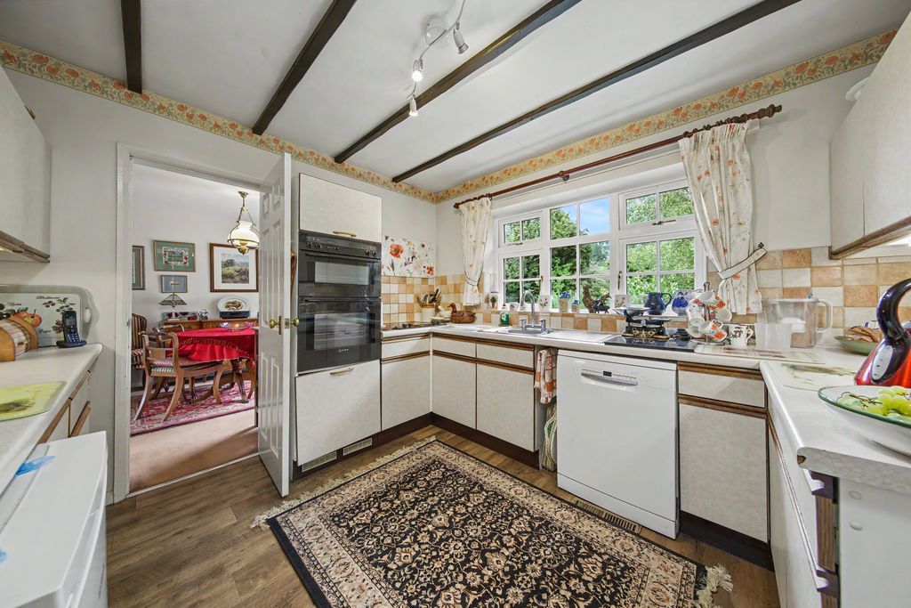 Property photo 3 of 20 Kitchen
