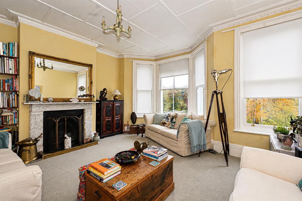 Property photo 2 of 34 E9128179-40B0-44cc-9Ec1-Fabe0Aae4834.Png