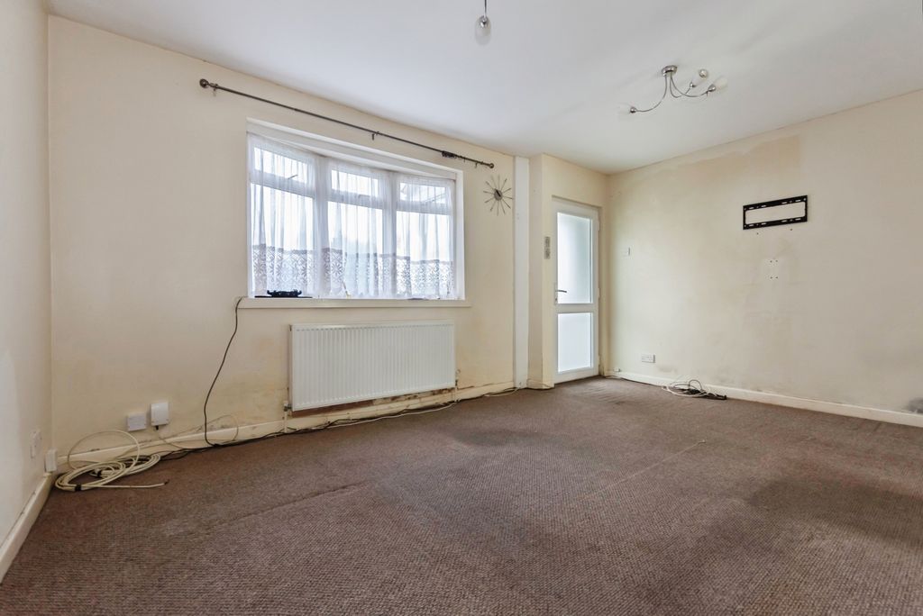 Property photo 3 of 18 Pbox-Img.Jpg