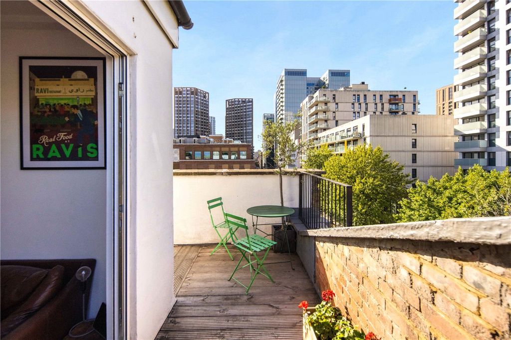 Property photo 3 of 15 Terrace