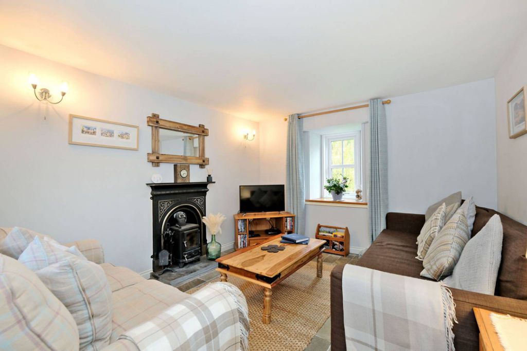 Property photo 2 of 28