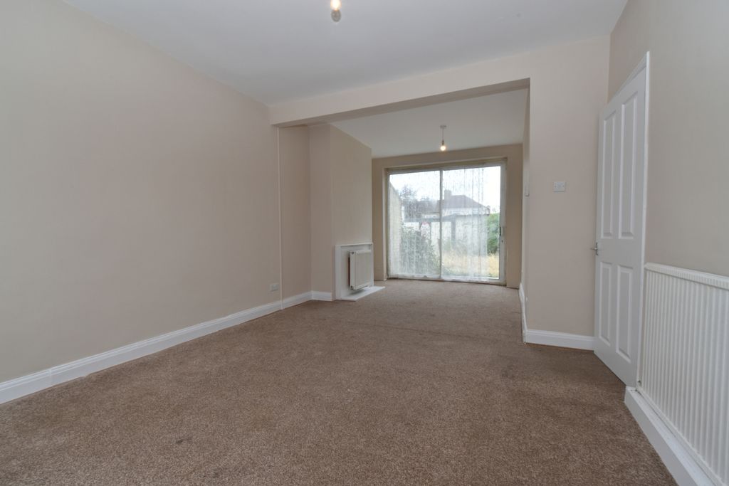 Property photo 3 of 13 Open Lounge