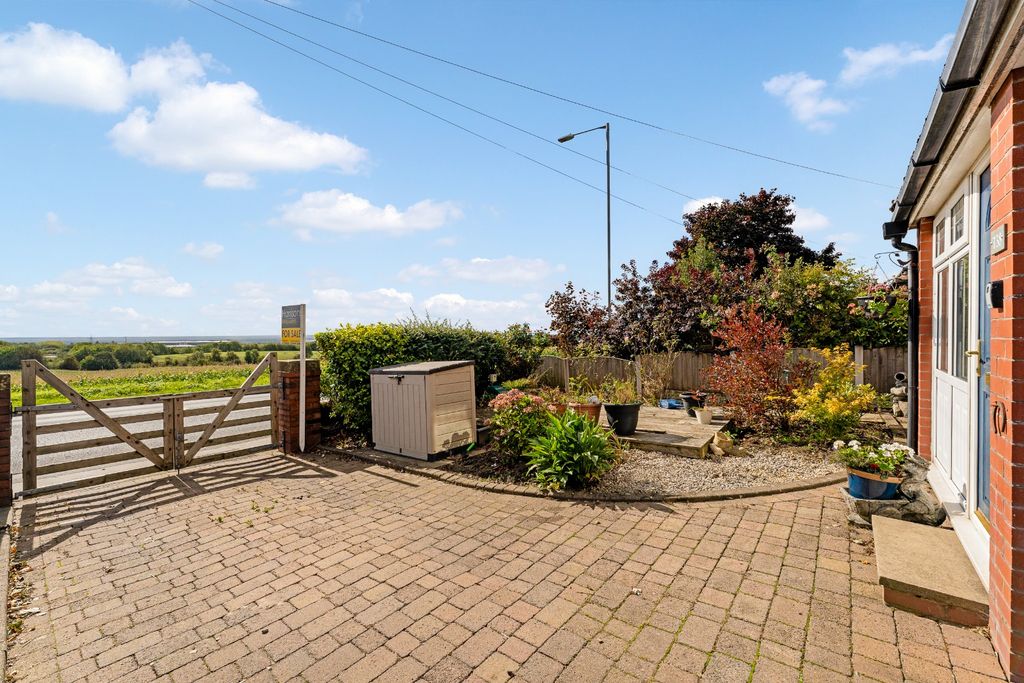 Property photo 3 of 50 4537955