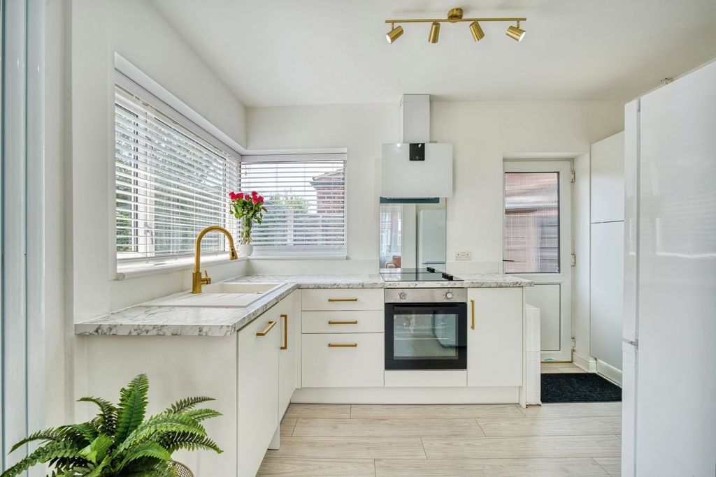 Property photo 3 of 14 Pbox-Img.Jpg