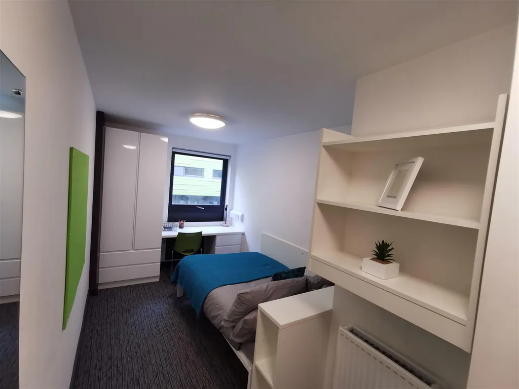 Apartment in Newcastle Upon Tyne NE4 - View 3