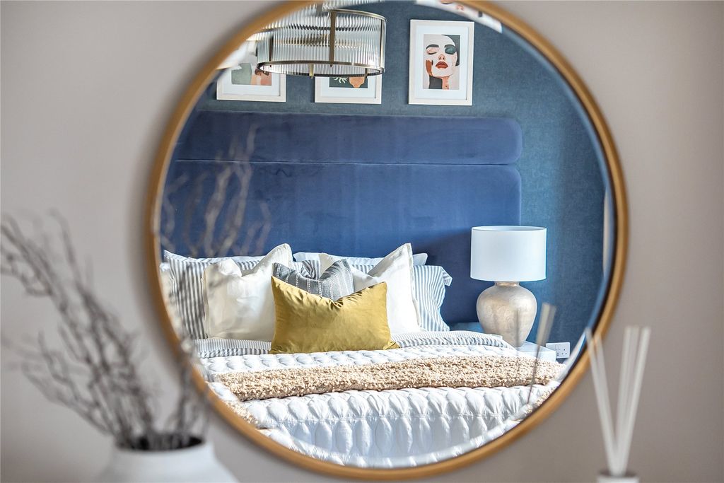 Property photo 3 of 19 Show Home Ex