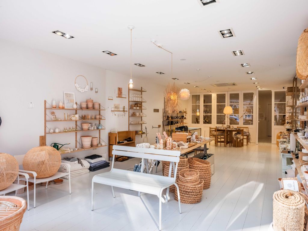 Property photo 2 of 51