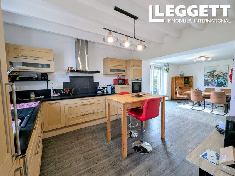 Property photo 3 of 10