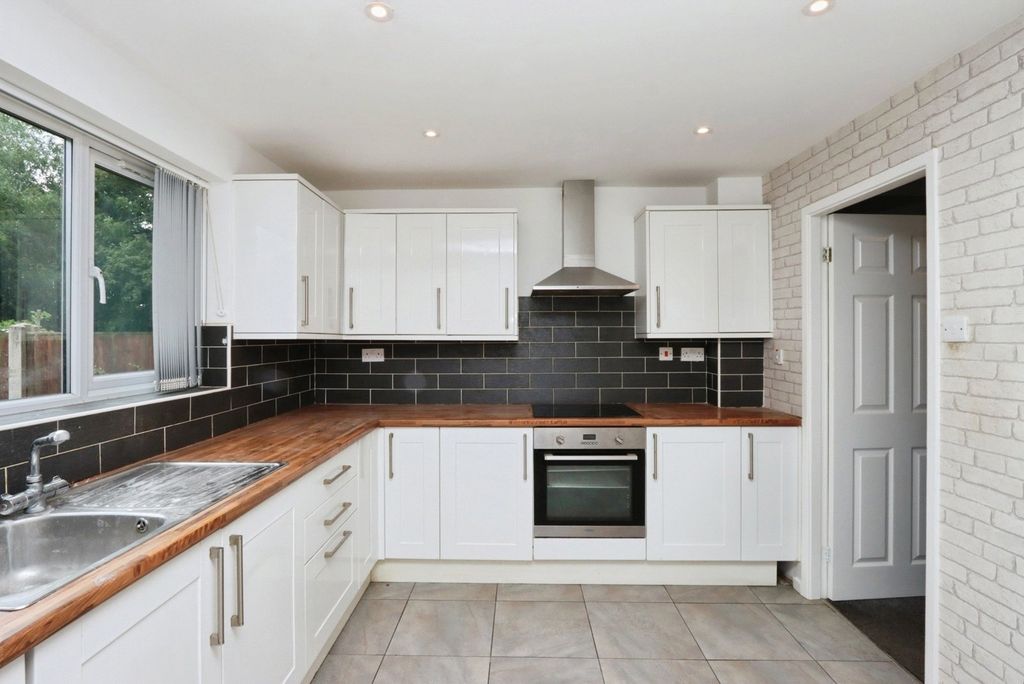 Property photo 2 of 17 Picture No. 01