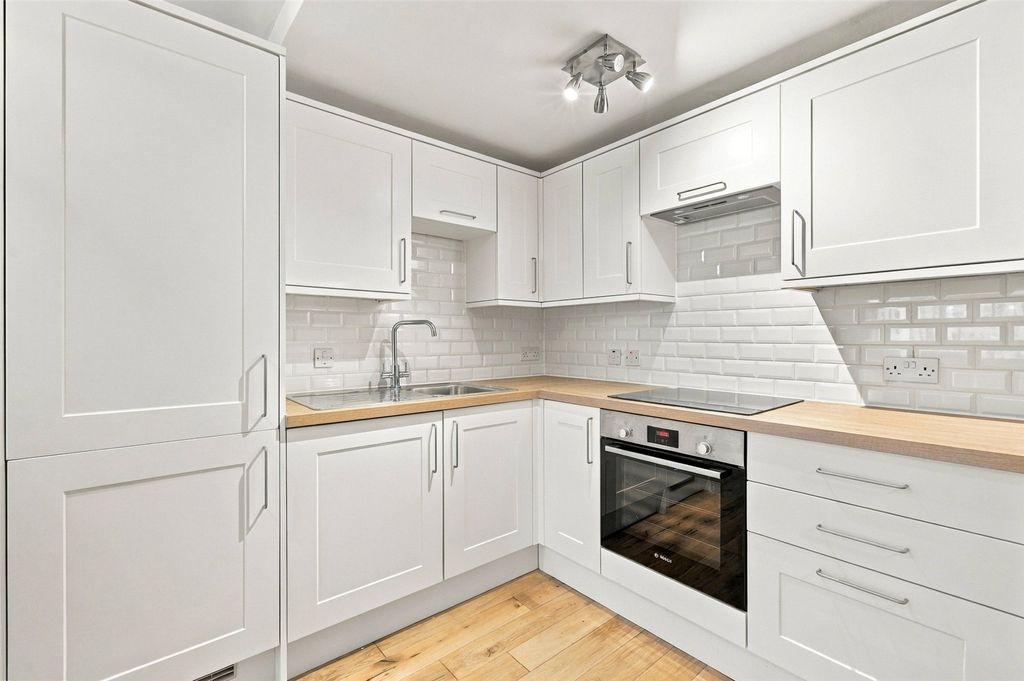 Property photo 3 of 14 Picture No. 16