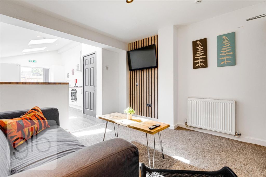 Property photo 3 of 8 3.Png