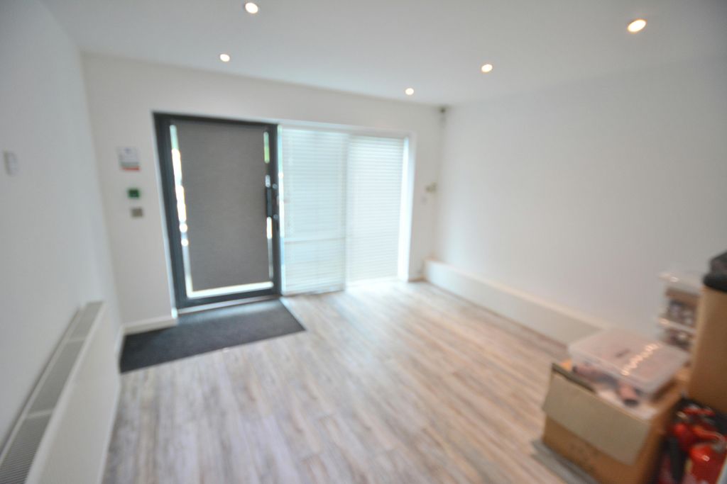 Property photo 3 of 14 Entrance