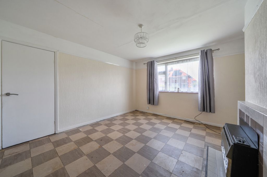 Property photo 2 of 17 1472496-10-6A2805...