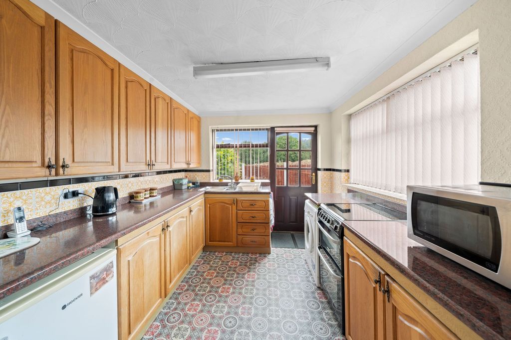 Property photo 3 of 22