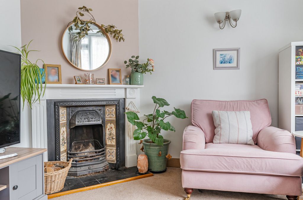 Property photo 2 of 12