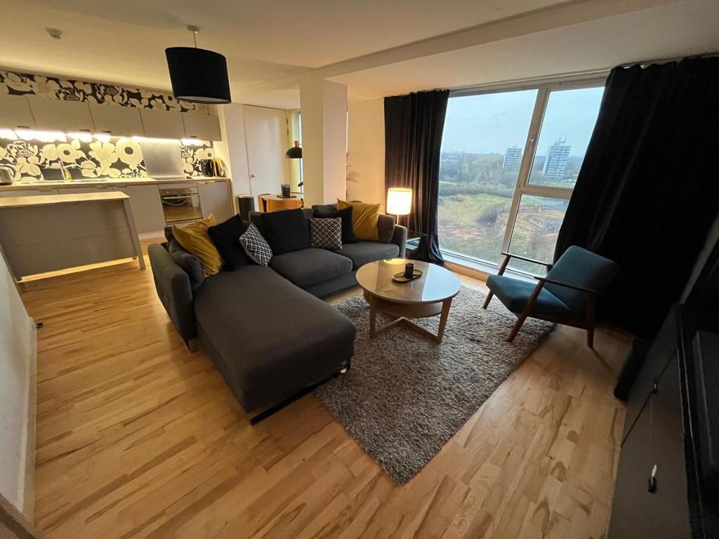 Property photo 3 of 14 Lounge