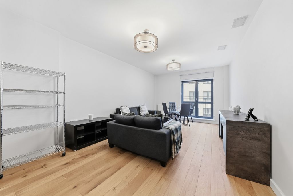 Property photo 3 of 15 Anlaby House, 309-27