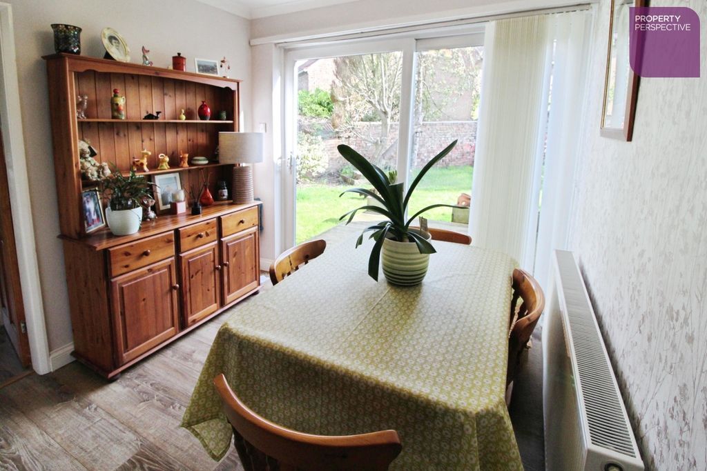 Property photo 3 of 15 Dining Room