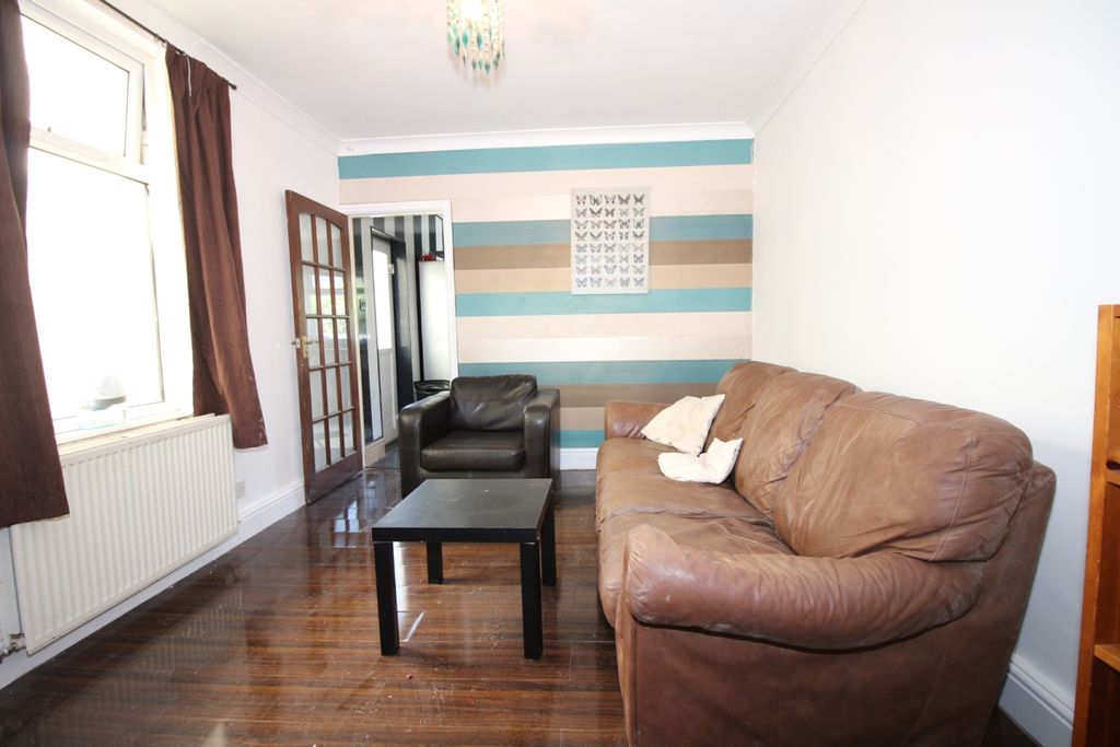 Property photo 1 of 8