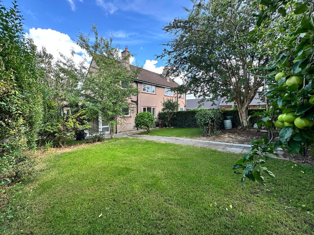 Property photo 1 of 10 Garden