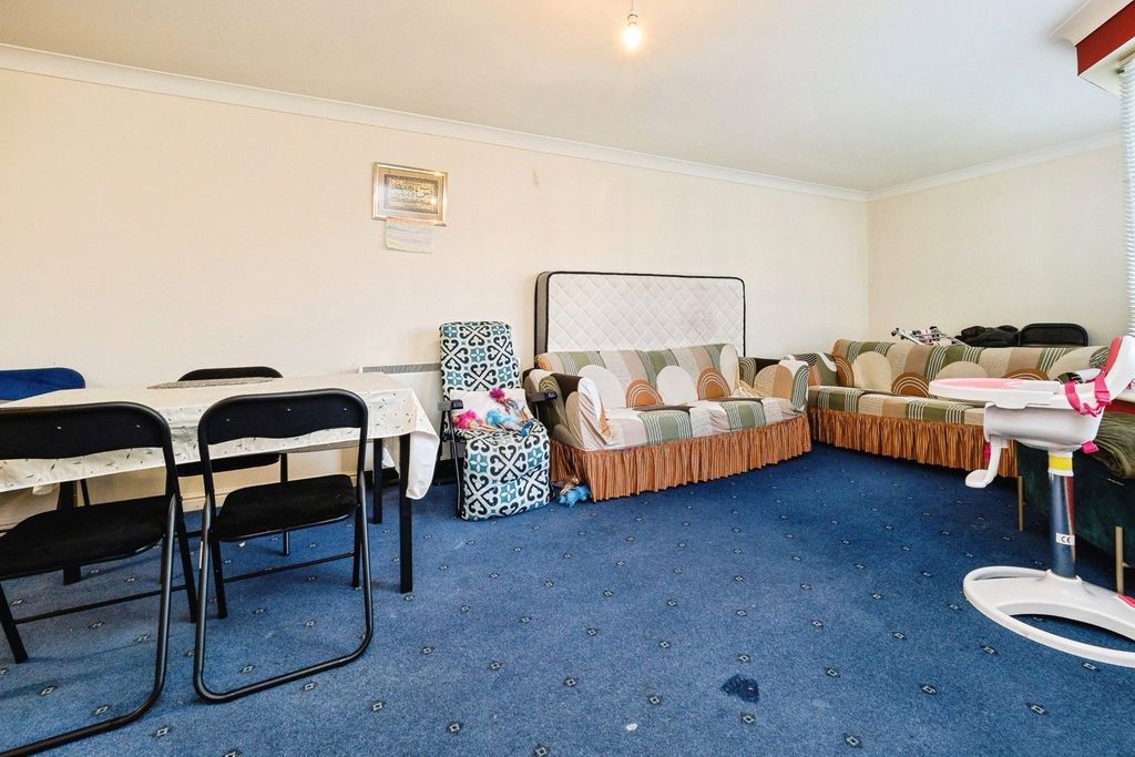 Property photo 3 of 12 Picture No. 06