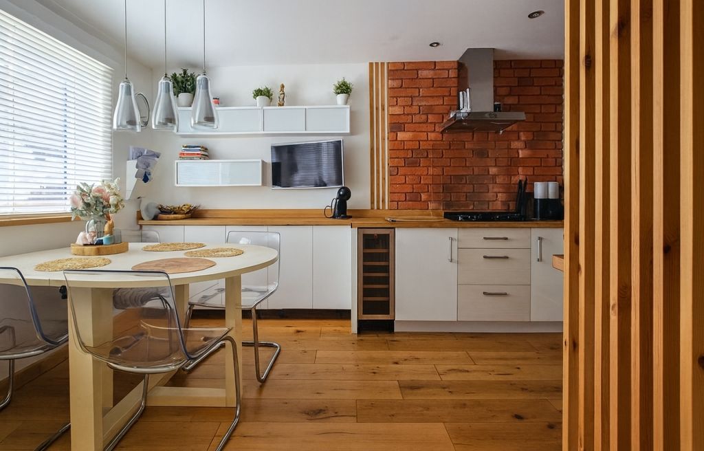 Property photo 2 of 19 Kitchen