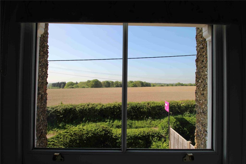 Property photo 2 of 16 Picture No. 21