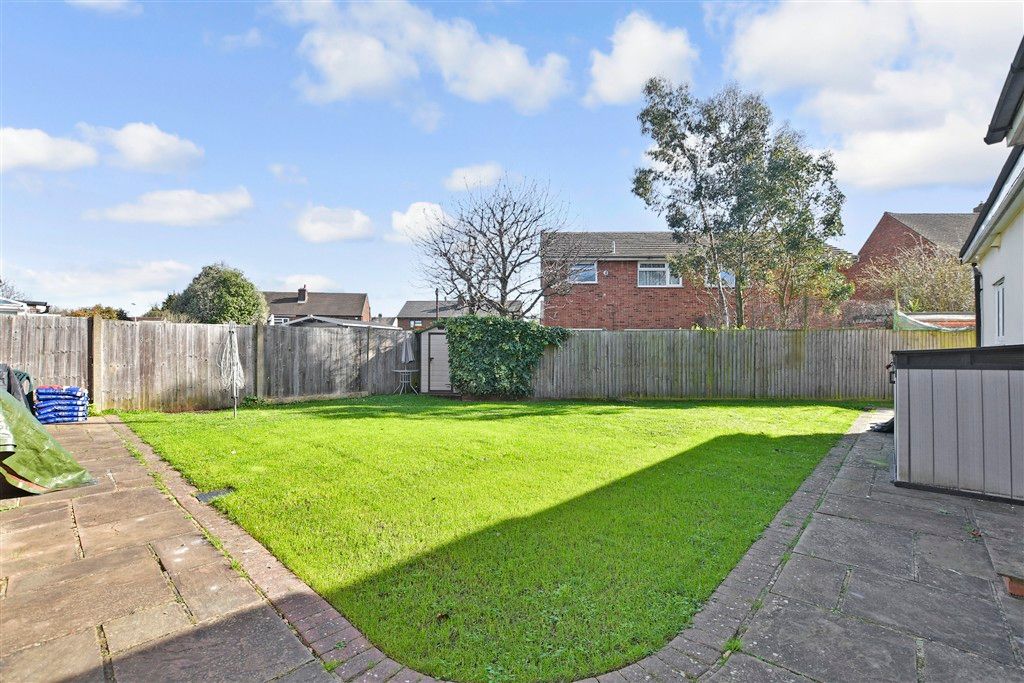 Property photo 3 of 8 Communal Gardens