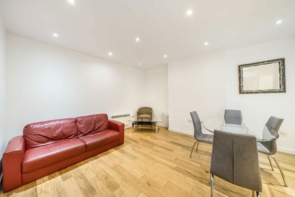 Property photo 1 of 8