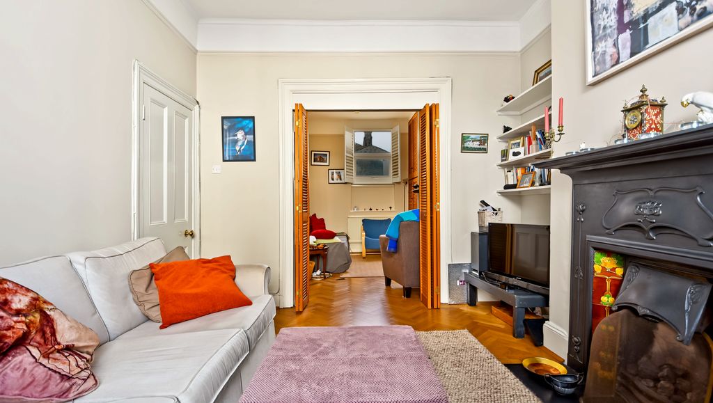 Property photo 3 of 18