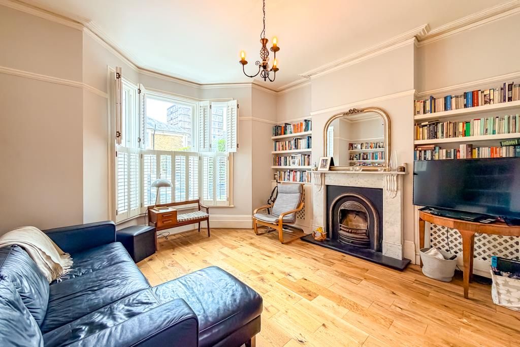 Property photo 2 of 30 Lounge