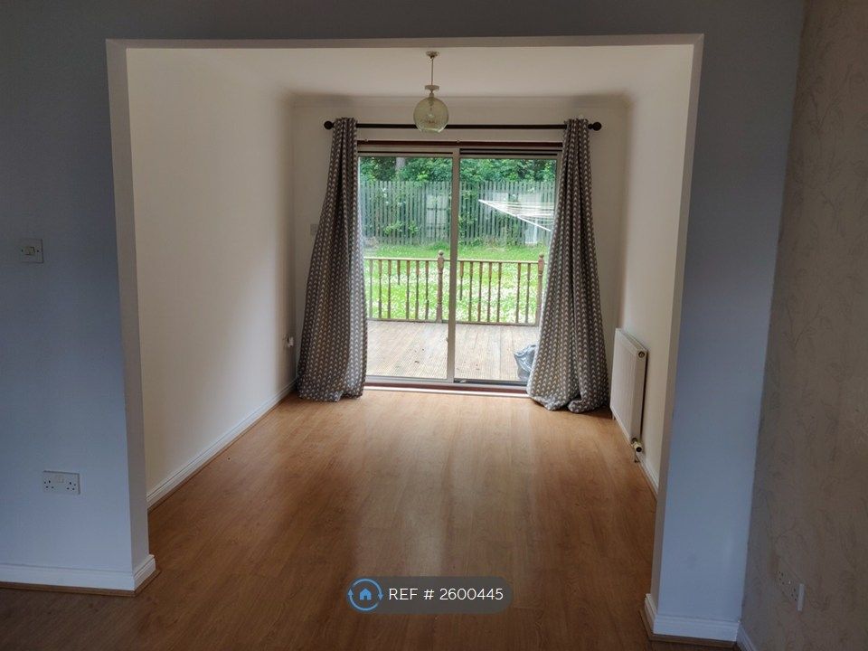Property photo 3 of 19 Dining Area