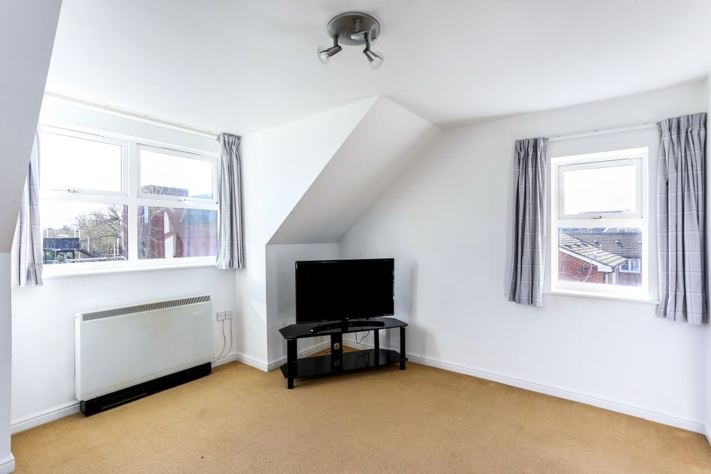 Property photo 3 of 9