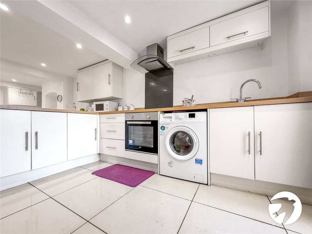 Property photo 3 of 12 Picture No. 02