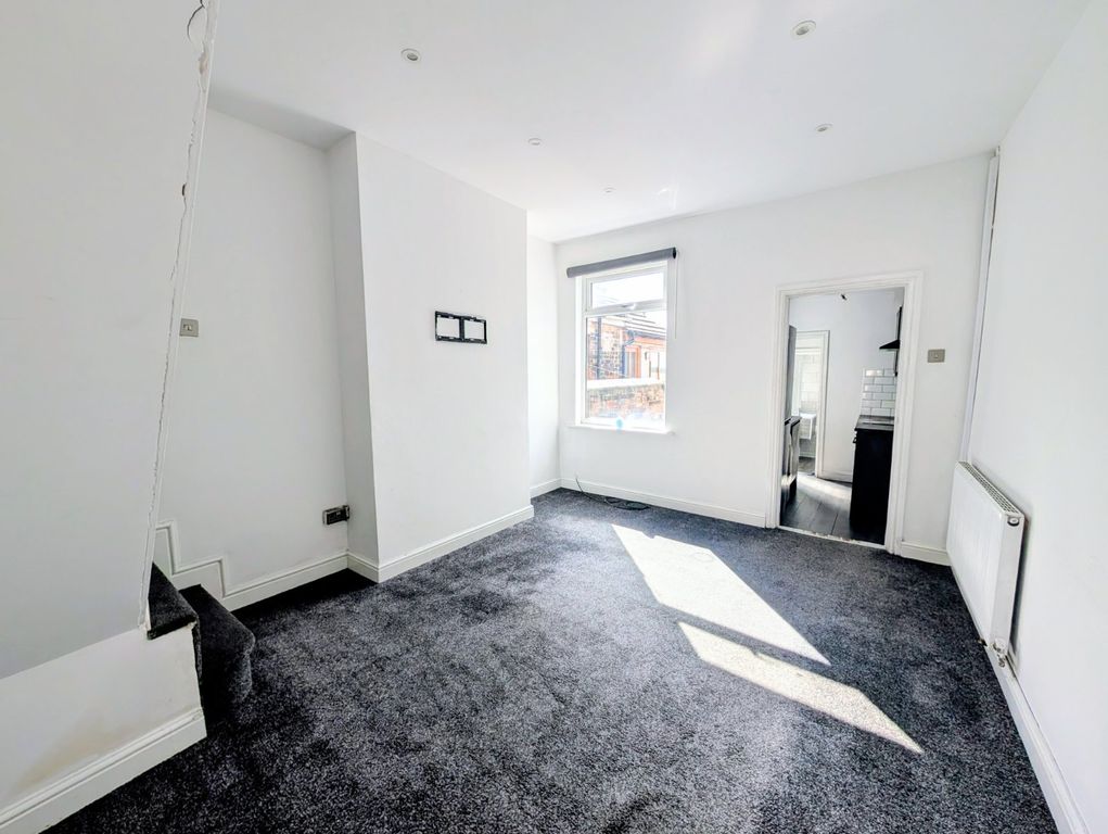 Property photo 3 of 9 Picture No. 14