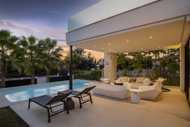 Property photo 1 of 41