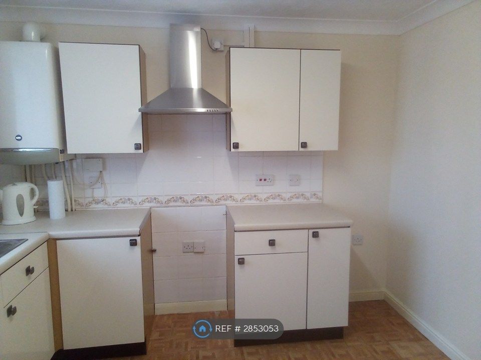 Property photo 3 of 9 Kitchen