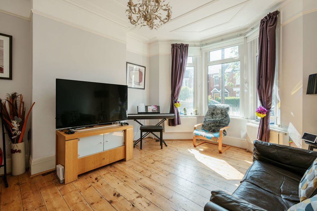 Property photo 3 of 17