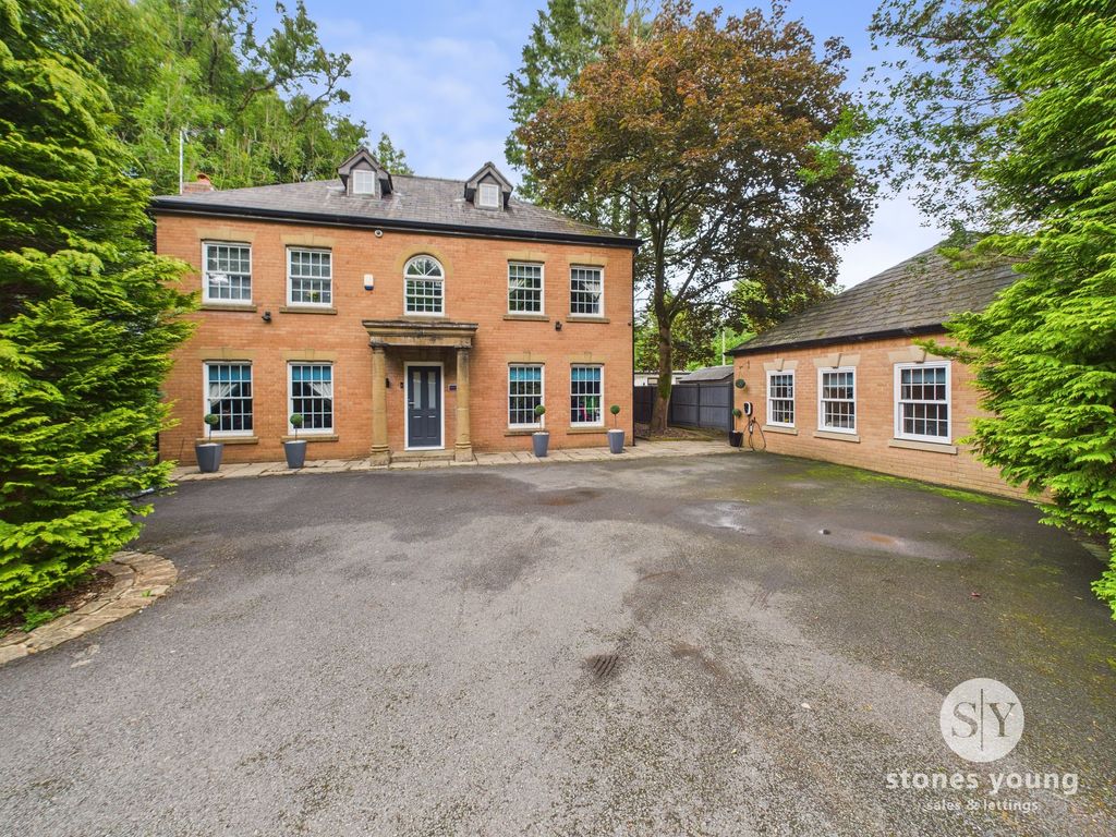 Property photo 1 of 32