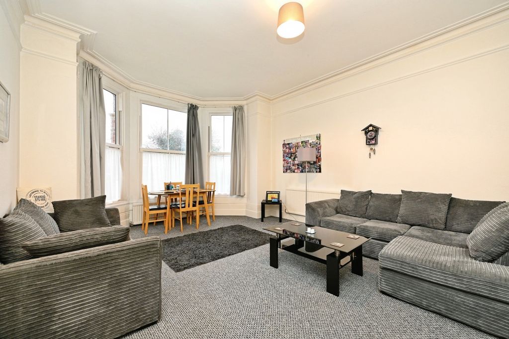 Property photo 3 of 17 Pbox-Img.Jpg