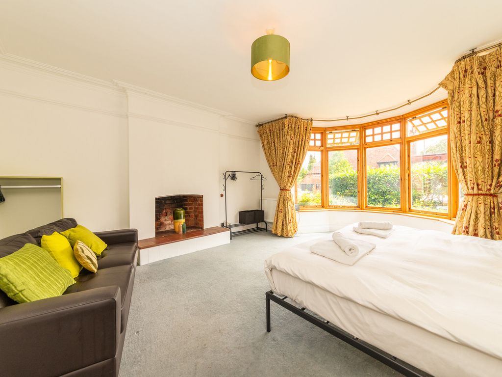 Property photo 1 of 33