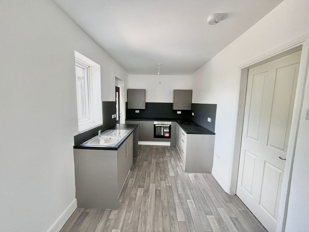 Property photo 1 of 14 Falla Park Crescent, Felling, Gateshead Ne10