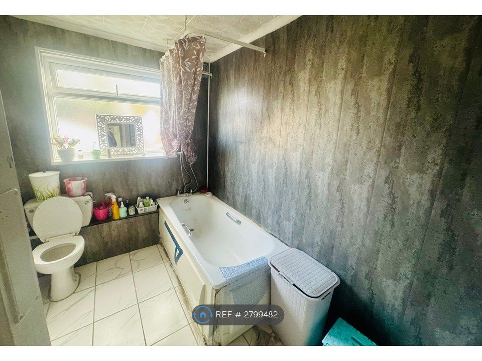 Property photo 2 of 3