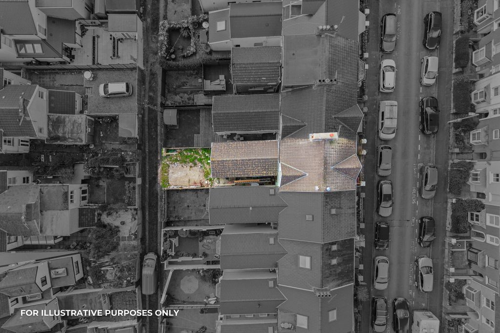 Property photo 2 of 25