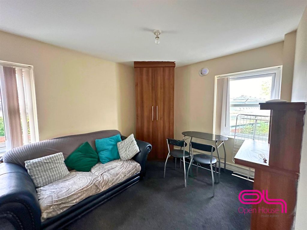 Property photo 1 of 18 Untitled Design - 2026-07-15T155523.966.Png