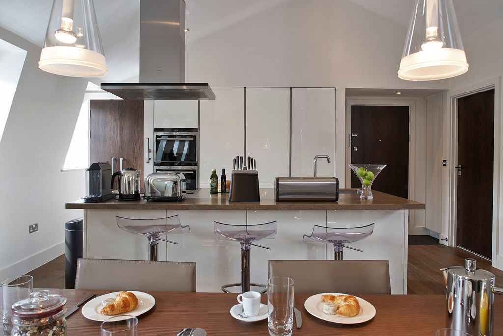 Property photo 1 of 11 Dining Room