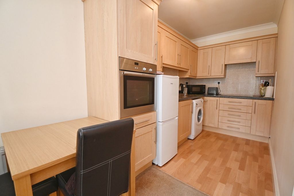 Property photo 3 of 8