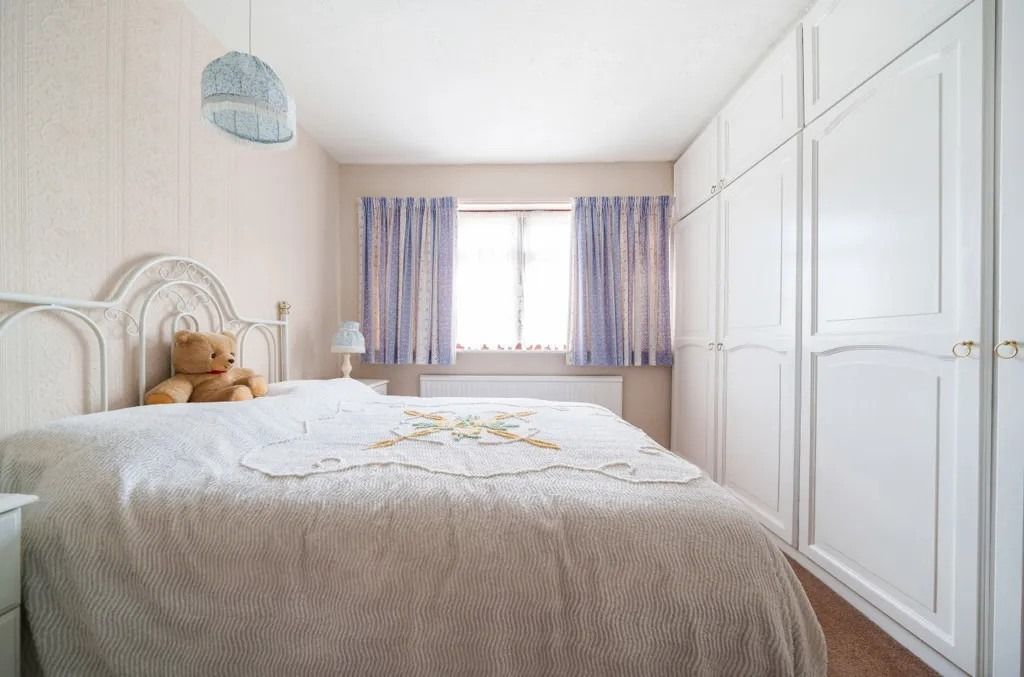 Property photo 2 of 8 4695971