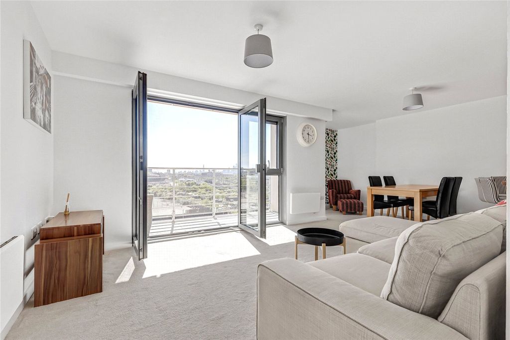 Property photo 2 of 7 Reception